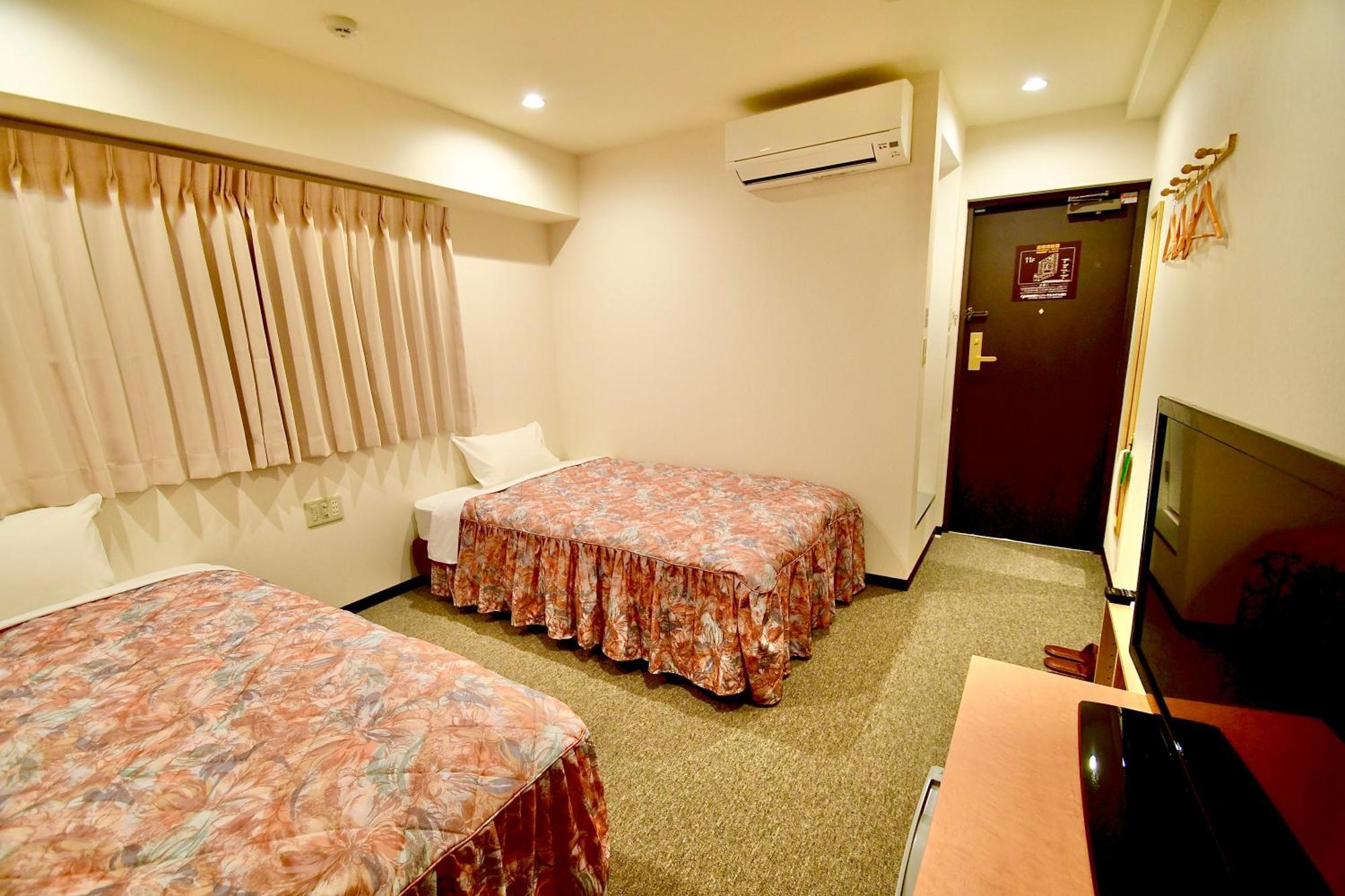 Himeji Ekimae Universal Hotel Minamiguchi Zewnętrze zdjęcie