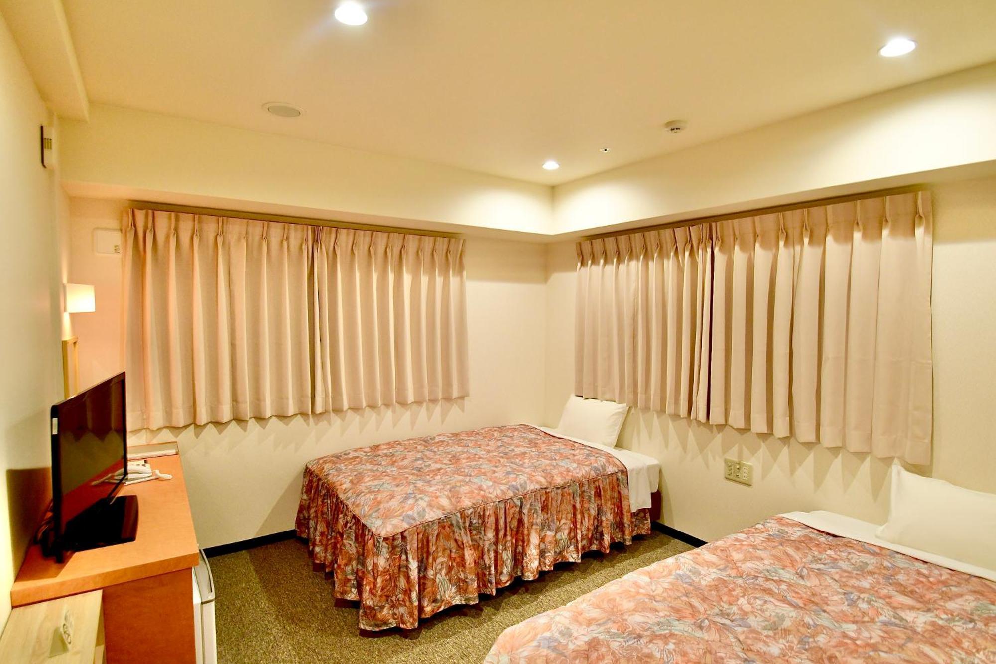 Himeji Ekimae Universal Hotel Minamiguchi Zewnętrze zdjęcie