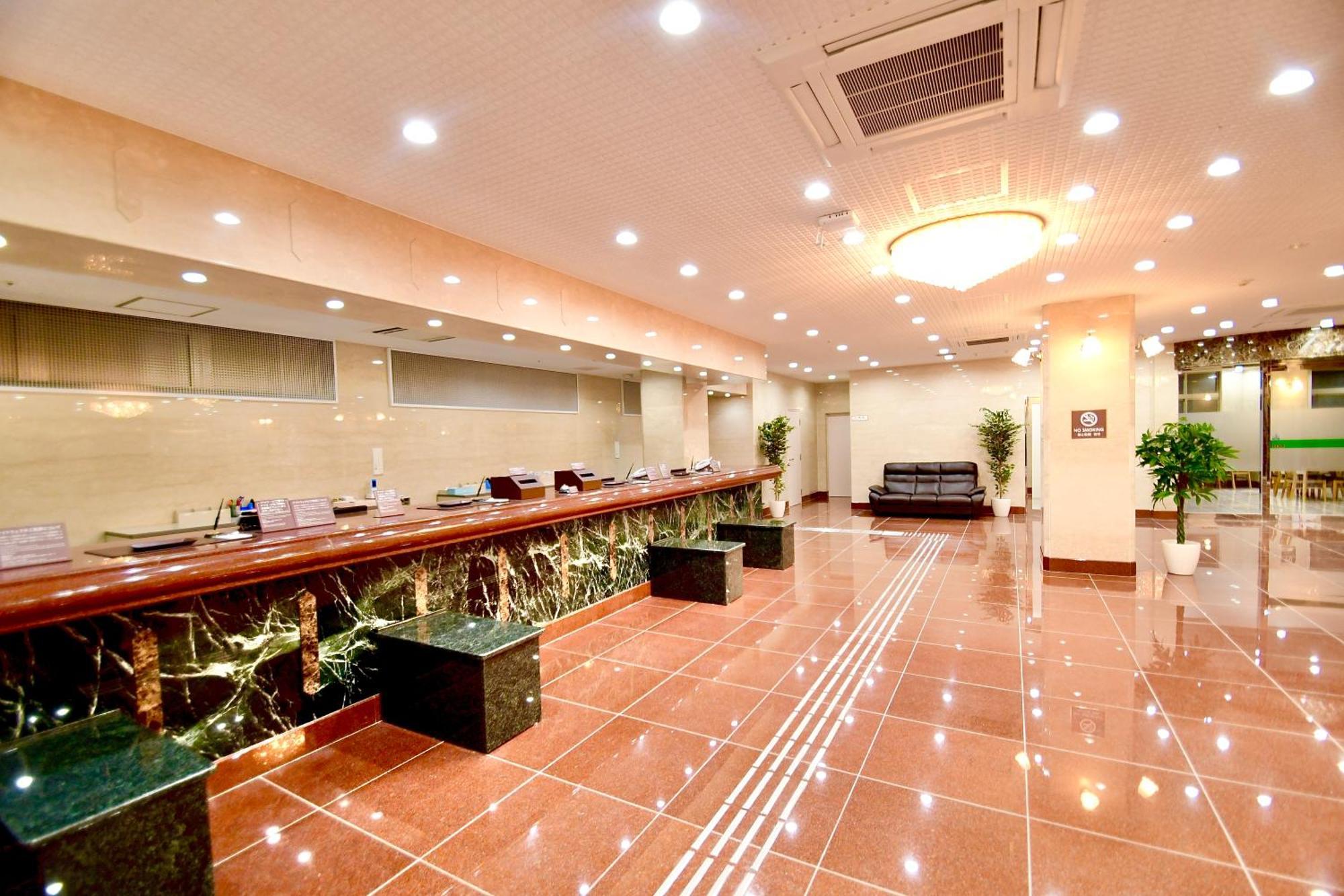 Himeji Ekimae Universal Hotel Minamiguchi Zewnętrze zdjęcie